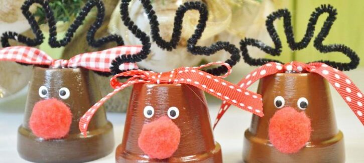 Come fare un centrotavola natalizio con un vaso di terracotta