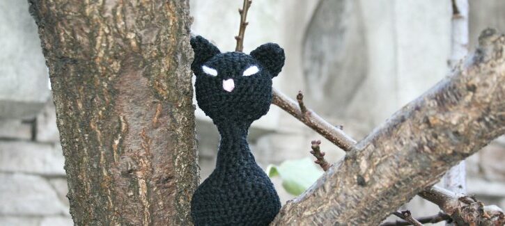 Come fare un gatto all'uncinetto per Halloween