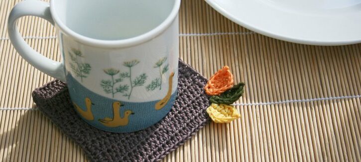 Come fare un sottobicchiere con foglie d'autunno all'uncinetto
