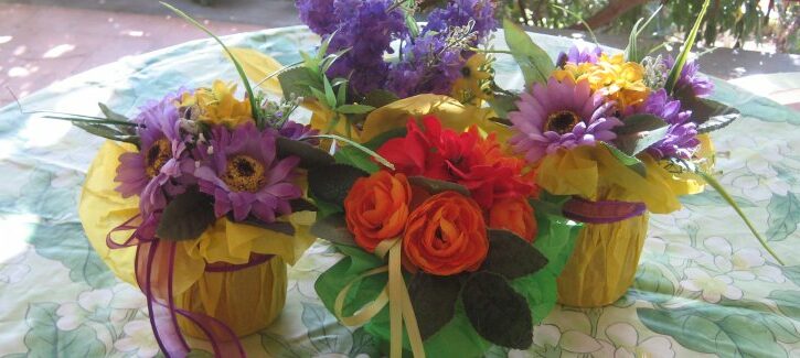 Come fare un vasetto di fiori con il cartoncino da usare come centrotavola