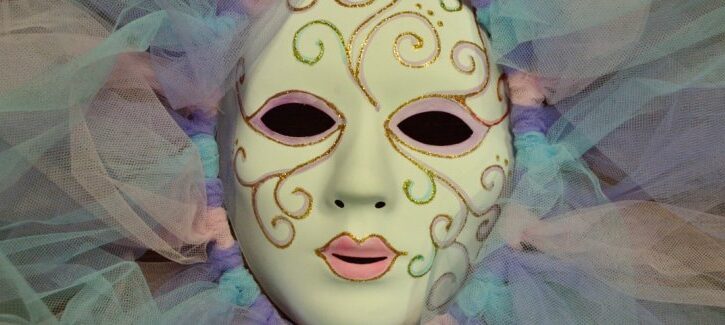 Come fare una maschera di Carnevale veneziana
