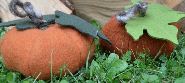 Come fare una zucca di Halloween in lana cotta