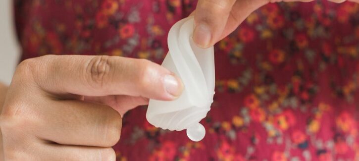 Come inserire la coppetta mestruale: la guida