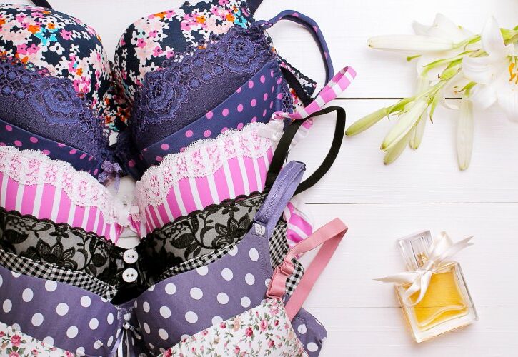 Come lavare il reggiseno, la guida definitiva e tutto quello che devi sapere per non rovinarlo