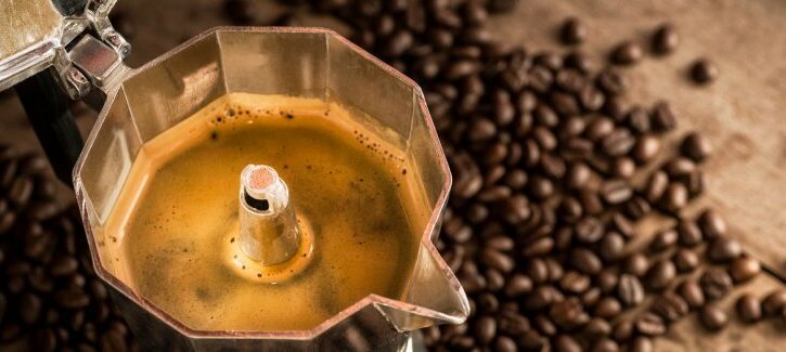 Come preparare il caffè con la caffettiera moka
