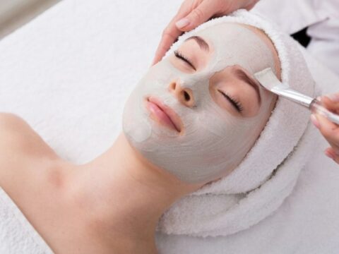 Come preparare una maschera per il viso allo yogurt