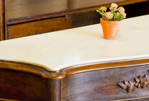 Come pulire e lucidare i mobili in legno