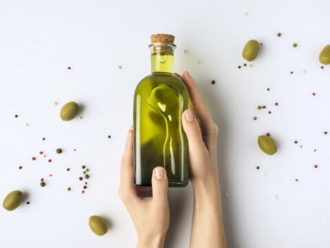 Come pulire i contenitori per l'olio d'oliva