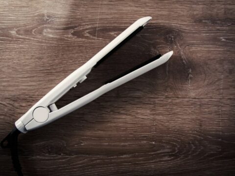 Come pulire la piastra per capelli