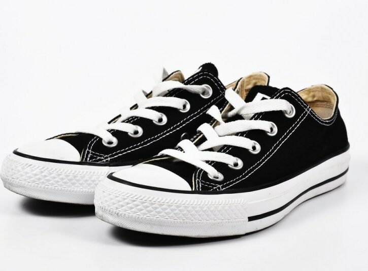 Come pulire le scarpe di tela