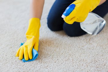 Come pulire tappeti e moquette