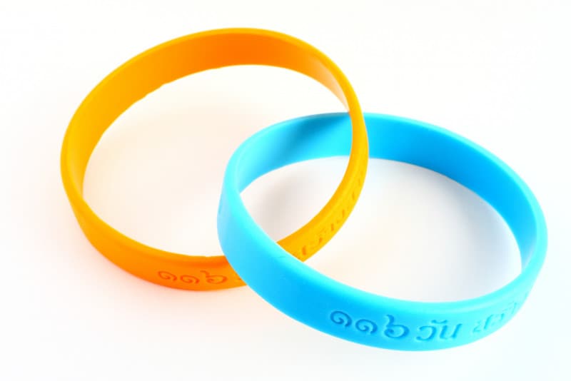 Come Pulire Un Bracciale D'argento Come pulire un bracciale in silicone - Donna Moderna