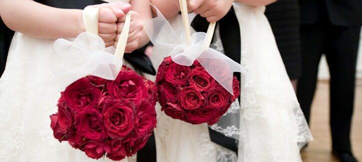 Come realizzare la palla di rose per il bacio degli sposi