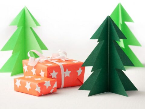 Come realizzare un albero di Natale col cartoncino