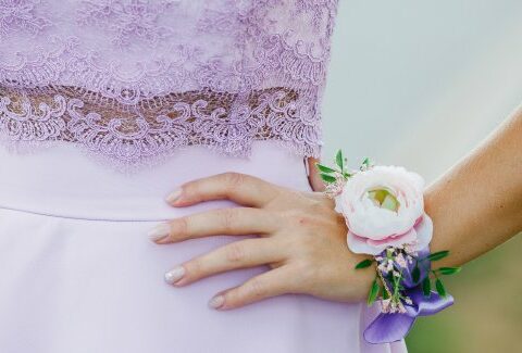 Come realizzare un corsage da polso - Donna Moderna