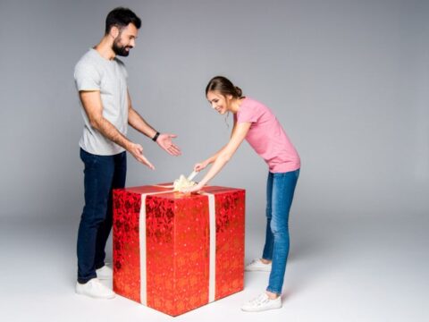 Come realizzare un pacco regalo gigante