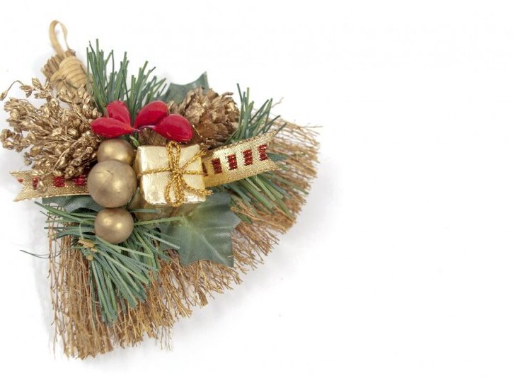 Come realizzare una scopa scacciaguai della Befana