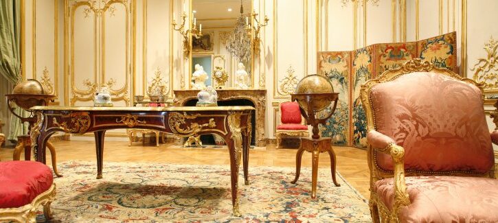 Come riconoscere l’epoca di un mobile antico: i diversi stili