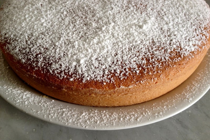Ricetta Come scrivere sulle torte con lo zucchero a velo - Donna Moderna