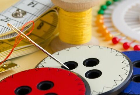Come si attacca un bottone: il tutorial