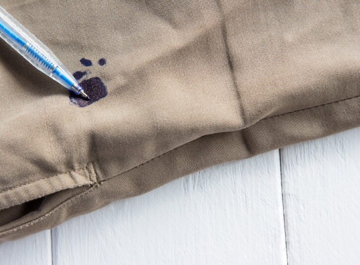 Come togliere le macchie di pennarello e penna biro