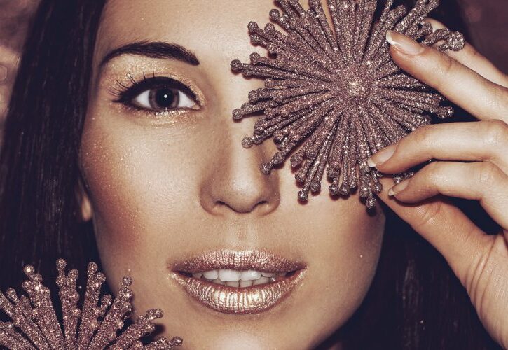 Come truccarsi a Natale, l'ABC del make-up perfetto per le feste