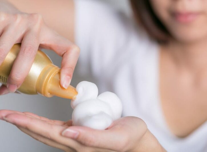 Come utilizzare la spuma per capelli