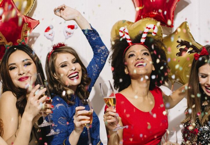 Come vestirsi a Capodanno 2020, dalla Piazza al salotto: idee per tutte