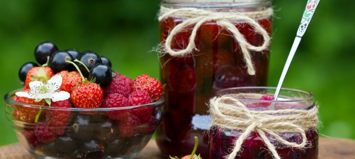 Conserve e marmellate estive: come decorare i vasetti