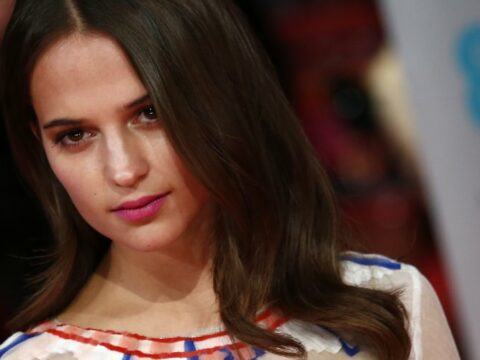 Copia il look di Alicia Vikander, minimal e chic