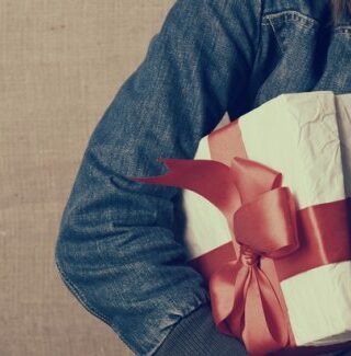 Cosa non regalare mai ad una ragazza a Natale