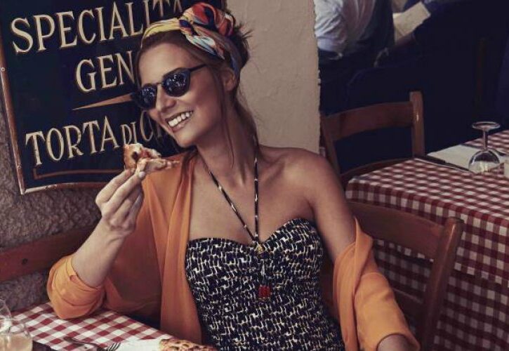 Costumi Triumph, Veronica Ferraro musa della collezione estiva