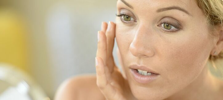 Dalla mattina alla sera: la beauty routine per combattere i segni del tempo