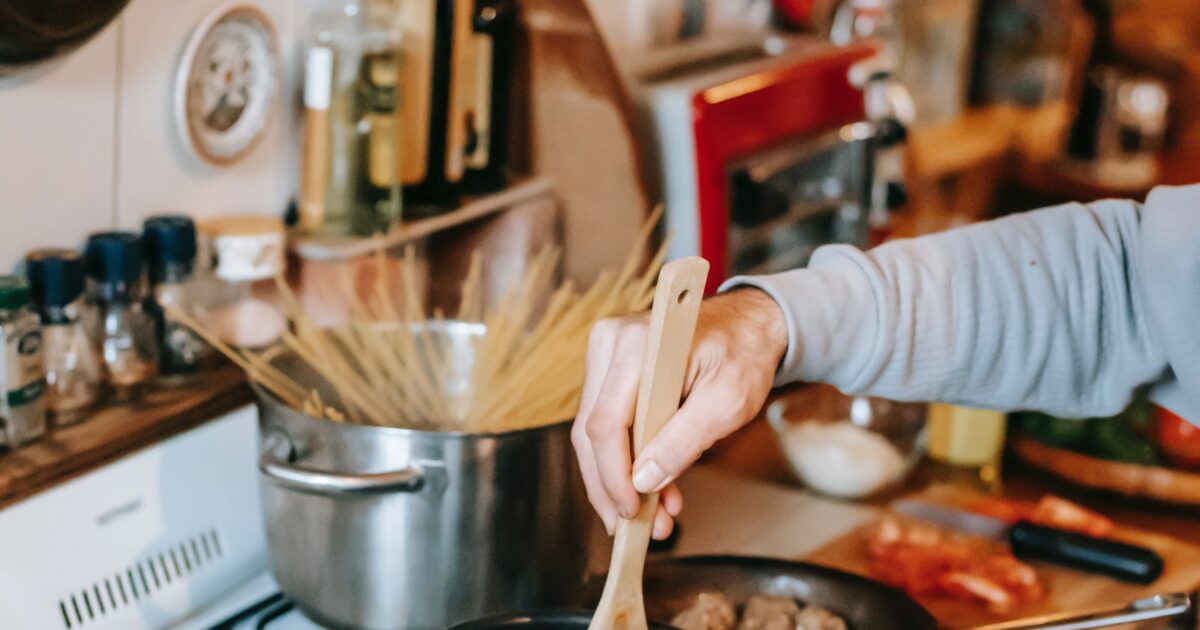 Ricetta Come si fanno le mezze maniche al tonno - Donna Moderna