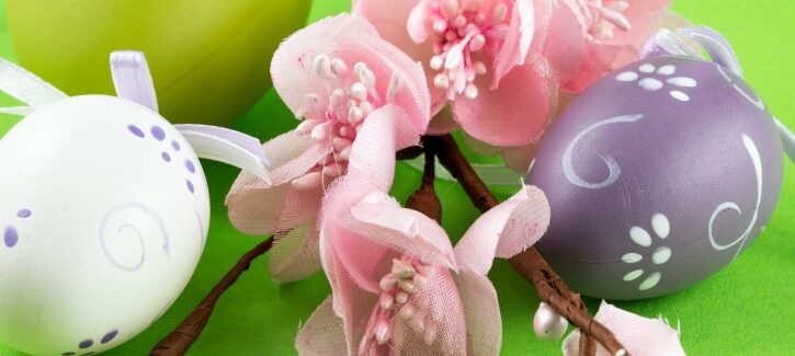 Uova di Pasqua con Palloncini e Filo