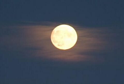 Dormire con la luna piena: ecco cosa ci succede e quando accadrà nel 2017 e nel 2018
