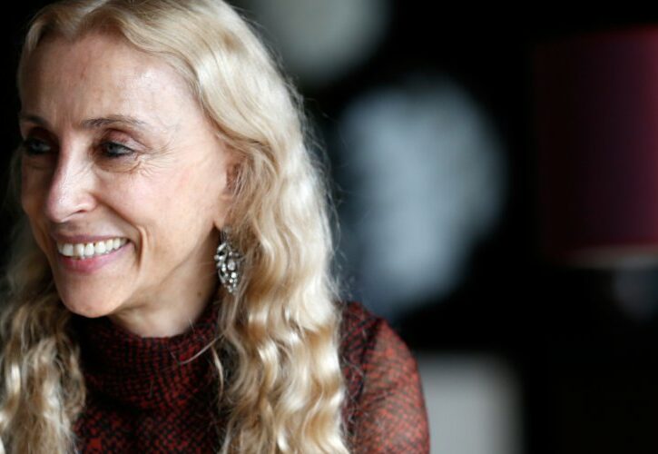 Dove vedere Chaos and Creation, il video tributo di Francesco Carrozzini alla mamma Franca Sozzani. Il film arriva nelle sale