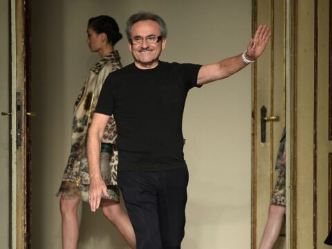 È morto lo stilista Angelo Marani, lascia la moglie e le figlie. Un grande nome del Made in Italy