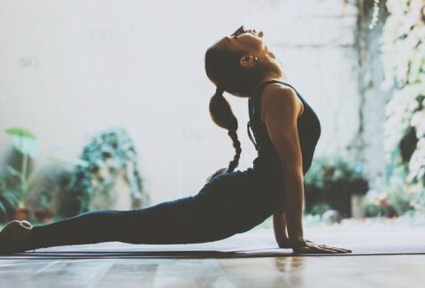 Ecco perchè lo yoga ti fa bella