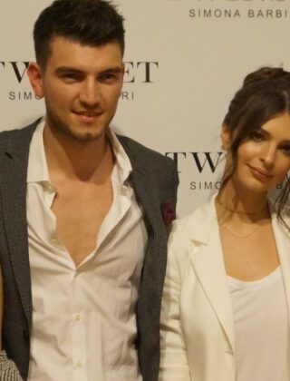 Emily Ratajkowski a Milano per la PE 2017 di Twin Set by Simona Barbieri