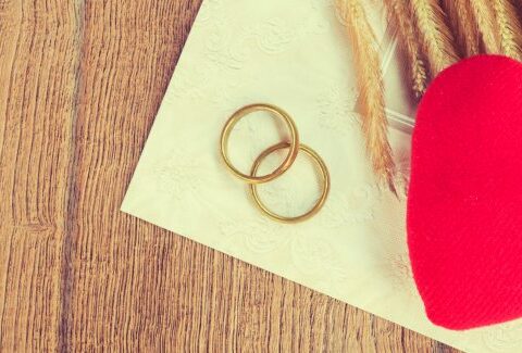 Uomini senza fede al dito: perché molti uomini sposati non la indossano?