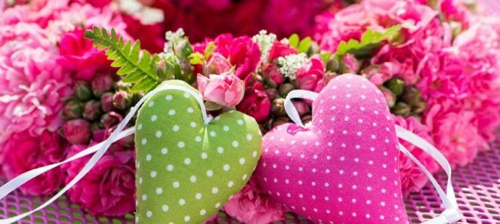 Festa della mamma: idee low cost per decorare la casa a tema rose