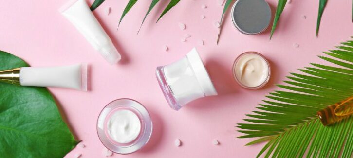 Fino a 45 ingredienti in una crema, il decalogo dei cosmetici sicuri