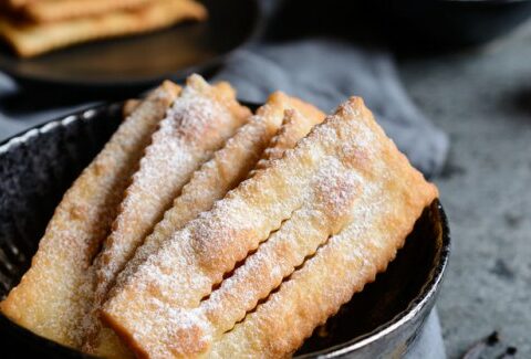 Frappe o chiacchiere: la ricetta del dolce di Carnevale per eccellenza