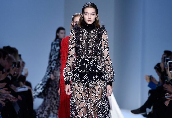 Giambattista Valli, abiti da cocktail e completi 3d per il prossimo autunno inverno