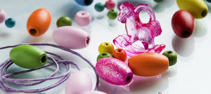 Gioielli con i tubi di plastica: come creare bijoux originali