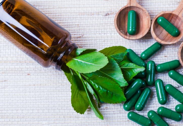 Gli integratori ti fanno diventare bella, ecco quelli da provare per pelle, capelli, unghie e abbronzatura