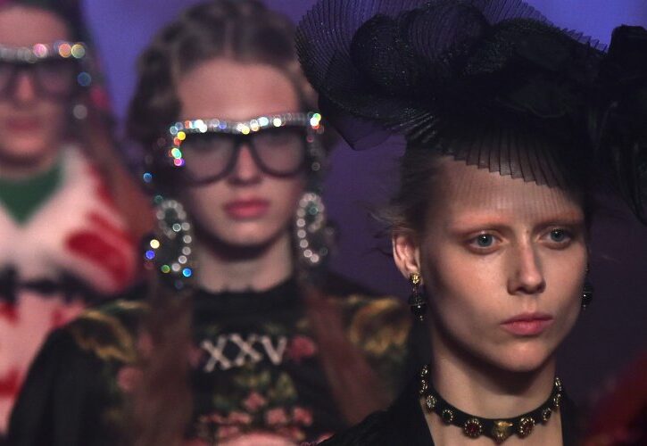 Gucci PE 2017: muse e regine glam e scintillanti