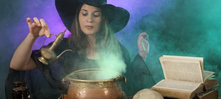 Costumi di Halloween fai da te: idee per ragazze e donne di ogni età