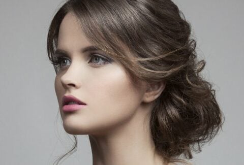 Idee per acconciature romantiche, chignon o treccia?